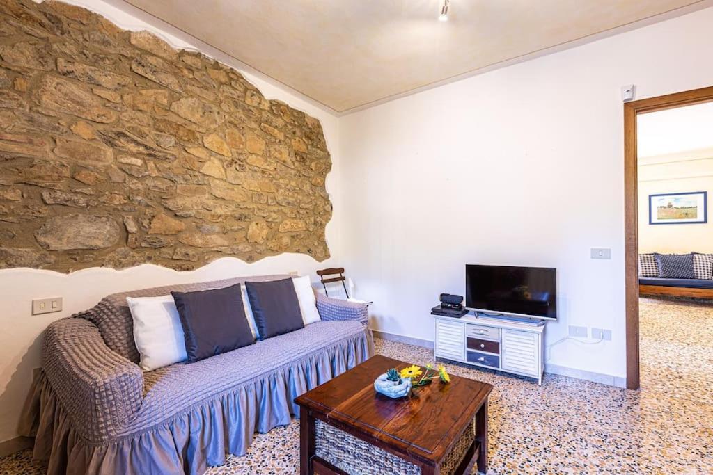 Vila Casa Della Nonna Chianni Exteriér fotografie