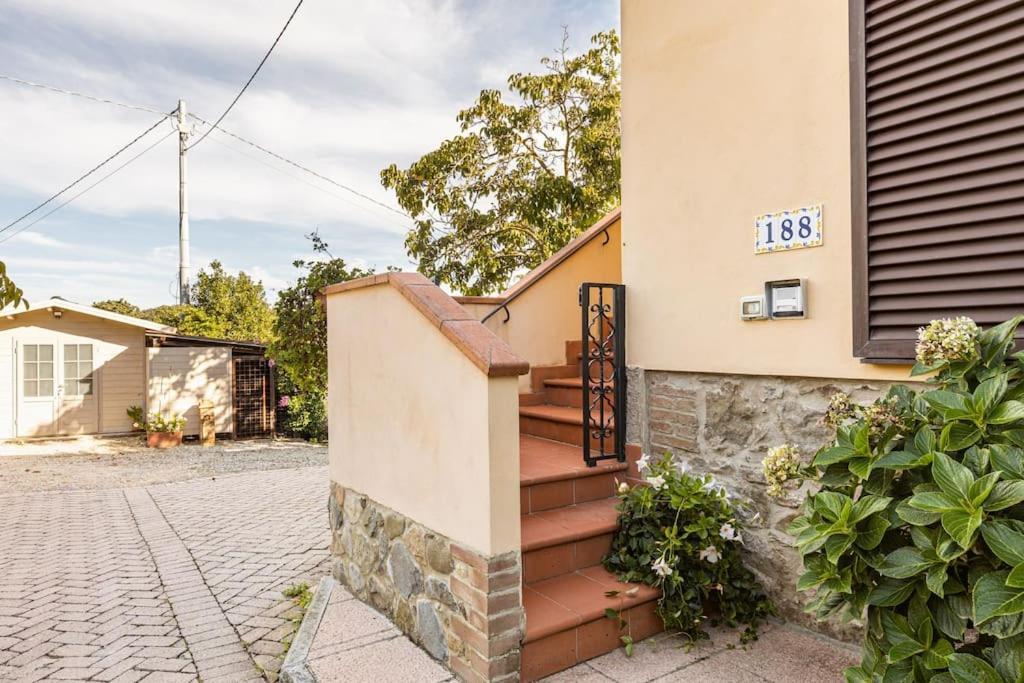 Vila Casa Della Nonna Chianni Exteriér fotografie