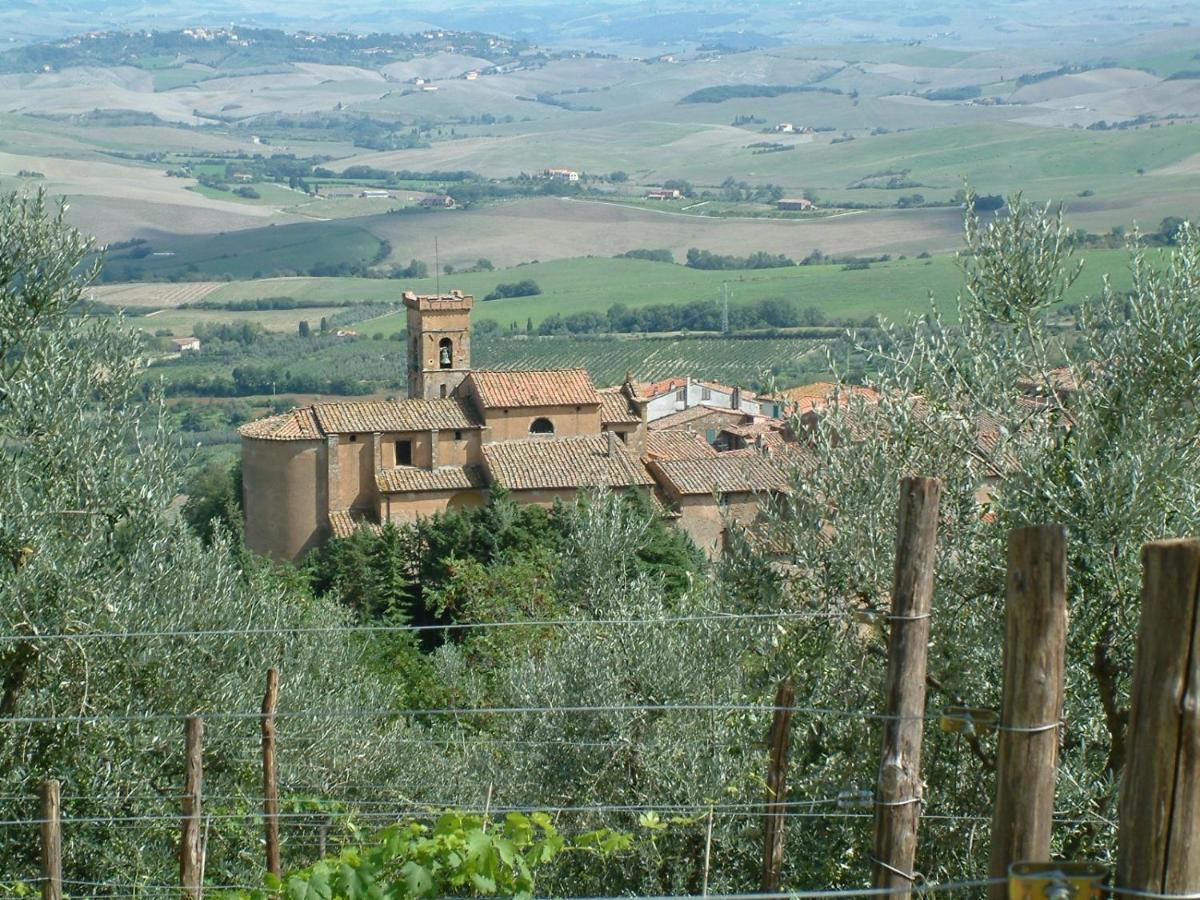 Vila Casa Della Nonna Chianni Exteriér fotografie